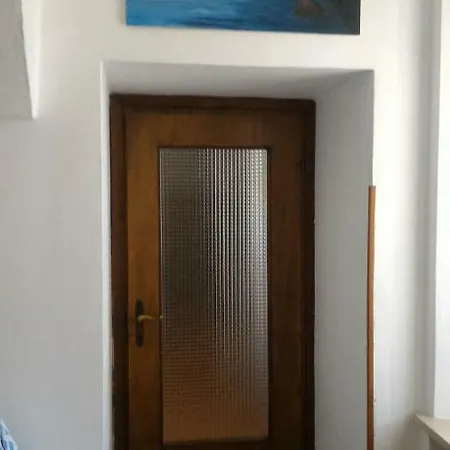 Holle Apartment *